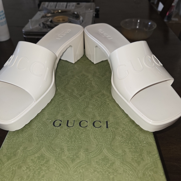 Gucci Women's Cream Mules - Picture 1 of 3